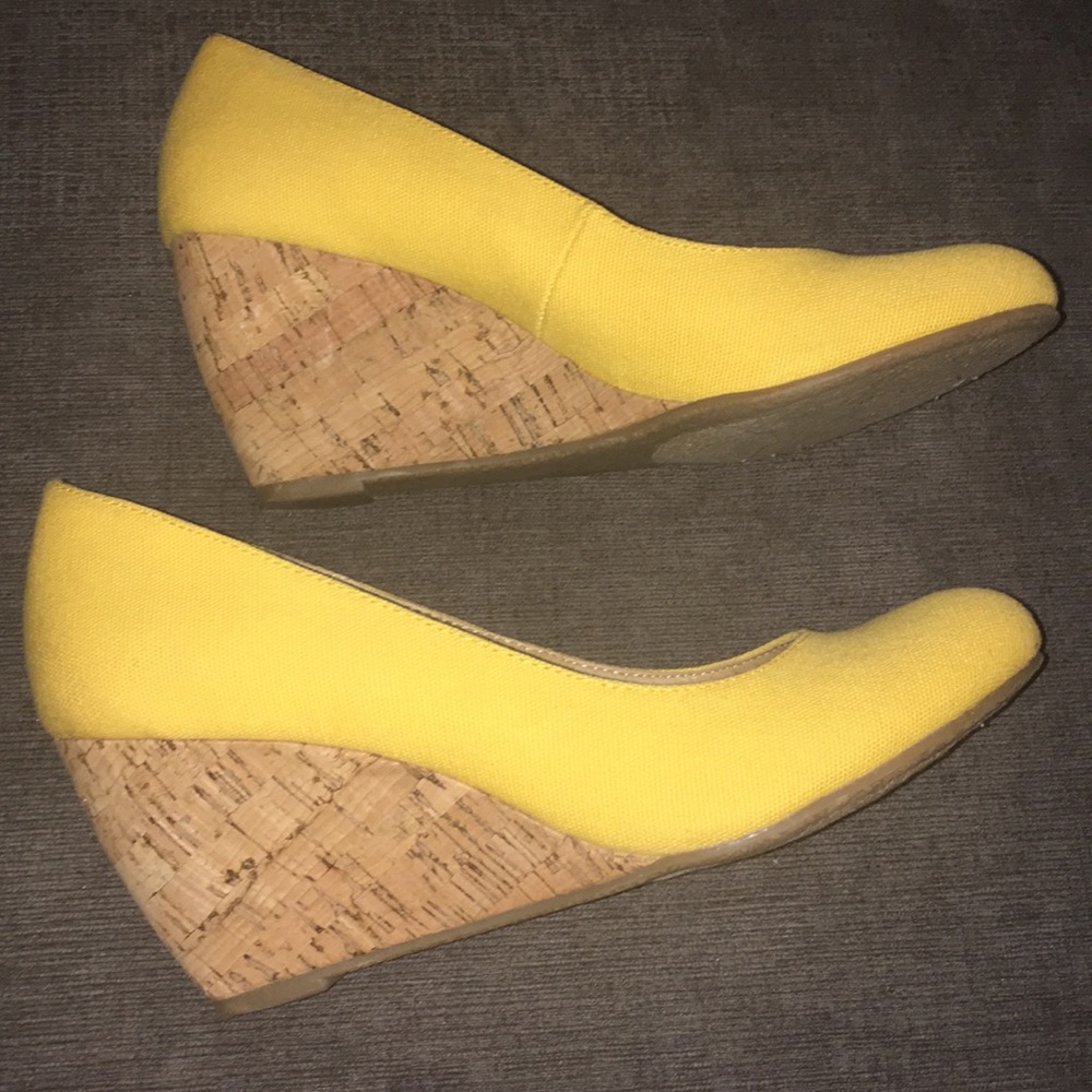 Sunny Yellow Shoes ☀️ 🍋 💛 🔥